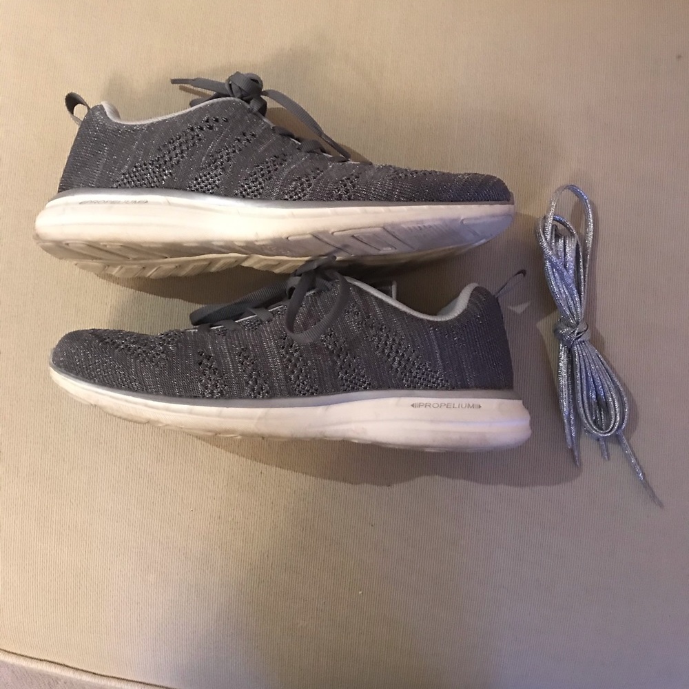 Sneakers APL worn once